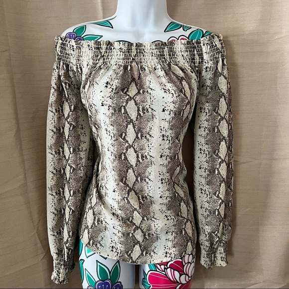 Rue 21 Off Shoulder Long Sleeve Snake Print Blouse - Picture 1 of 4